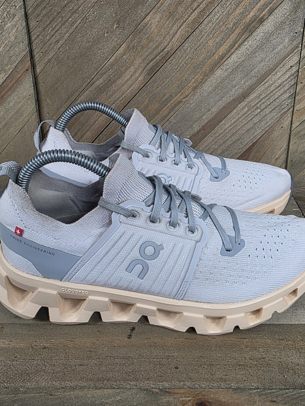 On Running Cloudswift 4 Womens Athletic Running Shoes Size 7.5 Frost Blonde.